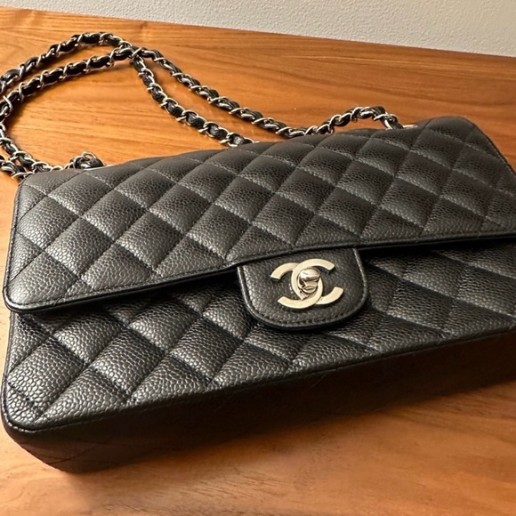 CHANEL Handbags - Chanel Medium Classic Double Flap Bag